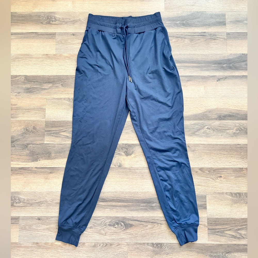 Travis Mathew’s Move knit women’s joggers